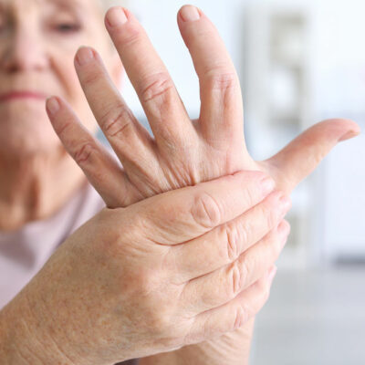 5 early signs of Parkinson’s and TD that are similar and often overlooked